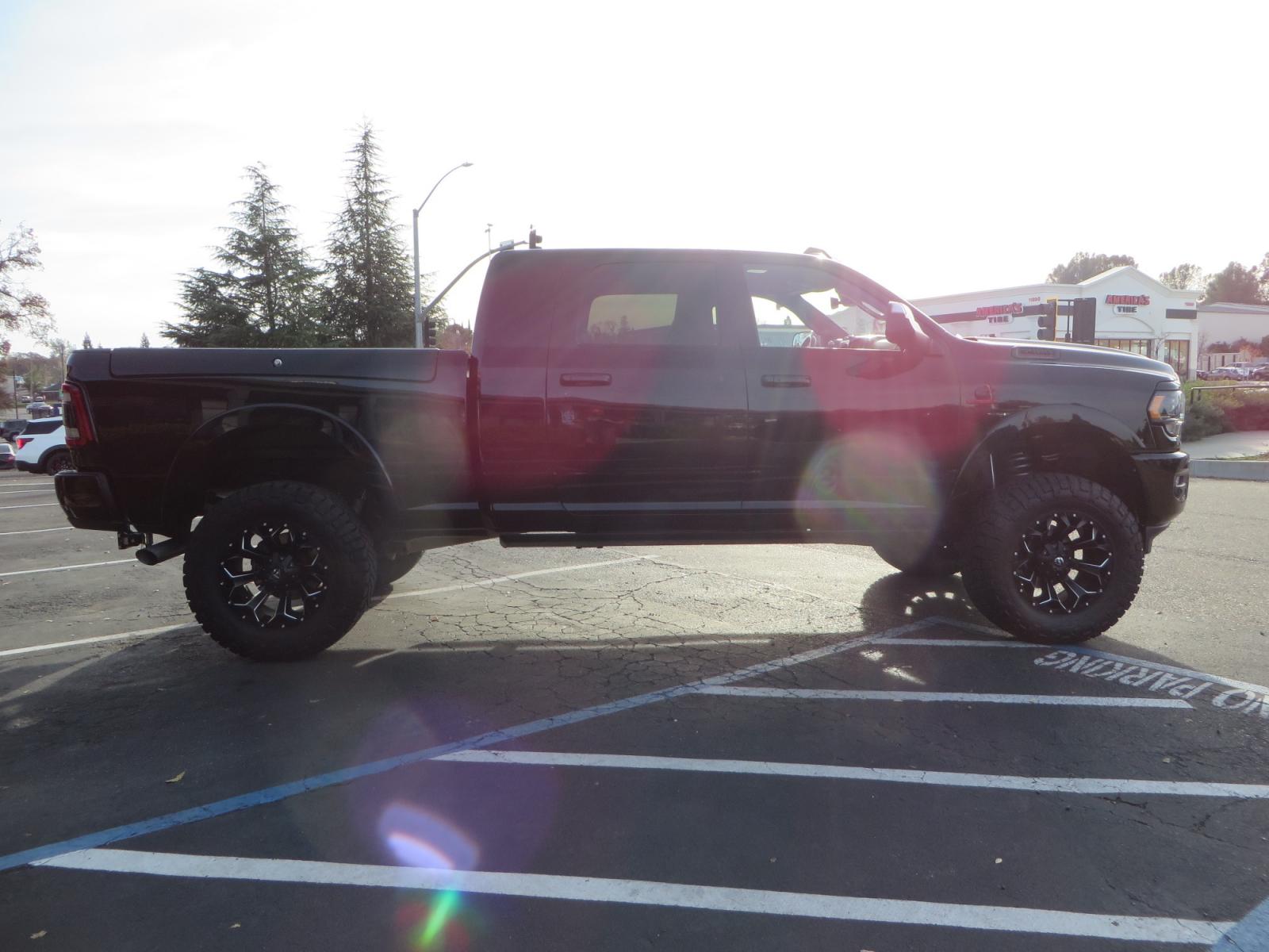 2020 BLACK /BLACK RAM 3500 Limited Mega Cab (3C63R3PLXLG) with an 6.7L I6 HO Turbo Diesel engine, Aisin 6-speed Automatic Transmission transmission, located at 2630 Grass Valley Highway, Auburn, CA, 95603, (530) 508-5100, 38.937893, -121.095482 - Photo #3